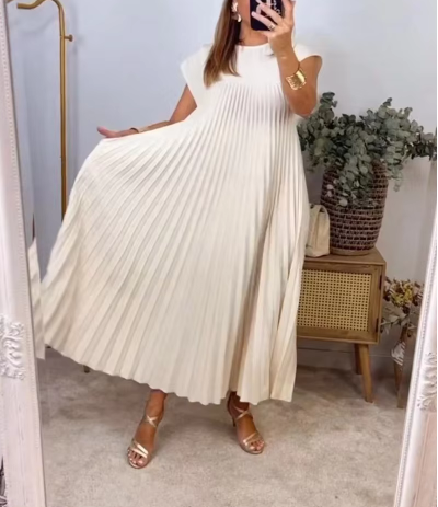 Eina Elegant Pleated Dress