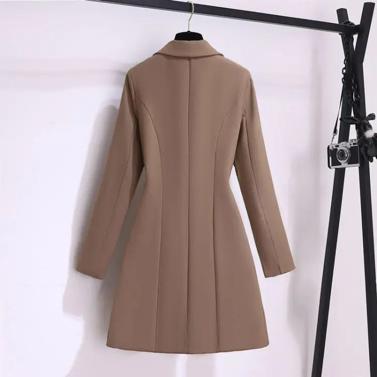 LUCYA - ELEGANT COAT WITH PLEATED DETAILS