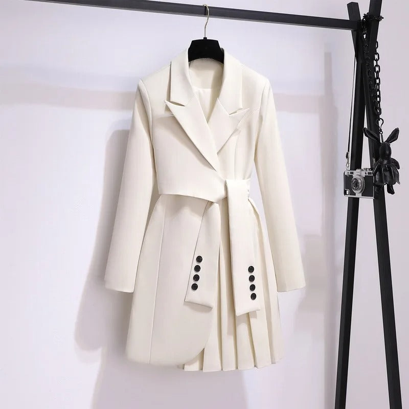 LUCYA - ELEGANT COAT WITH PLEATED DETAILS