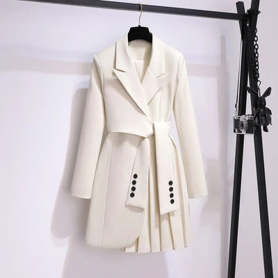 LUCYA - ELEGANT COAT WITH PLEATED DETAILS