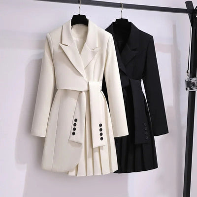 LUCYA - ELEGANT COAT WITH PLEATED DETAILS